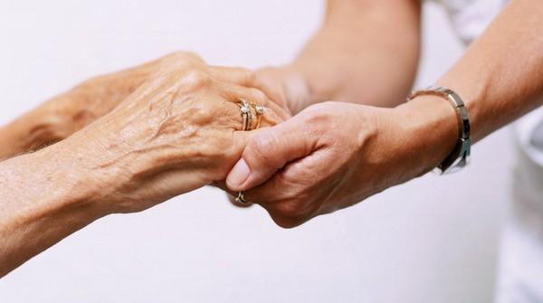 Mất trí nhớ 20 năm, ghép lại những mảnh vụn ký ức để tìm mẹ