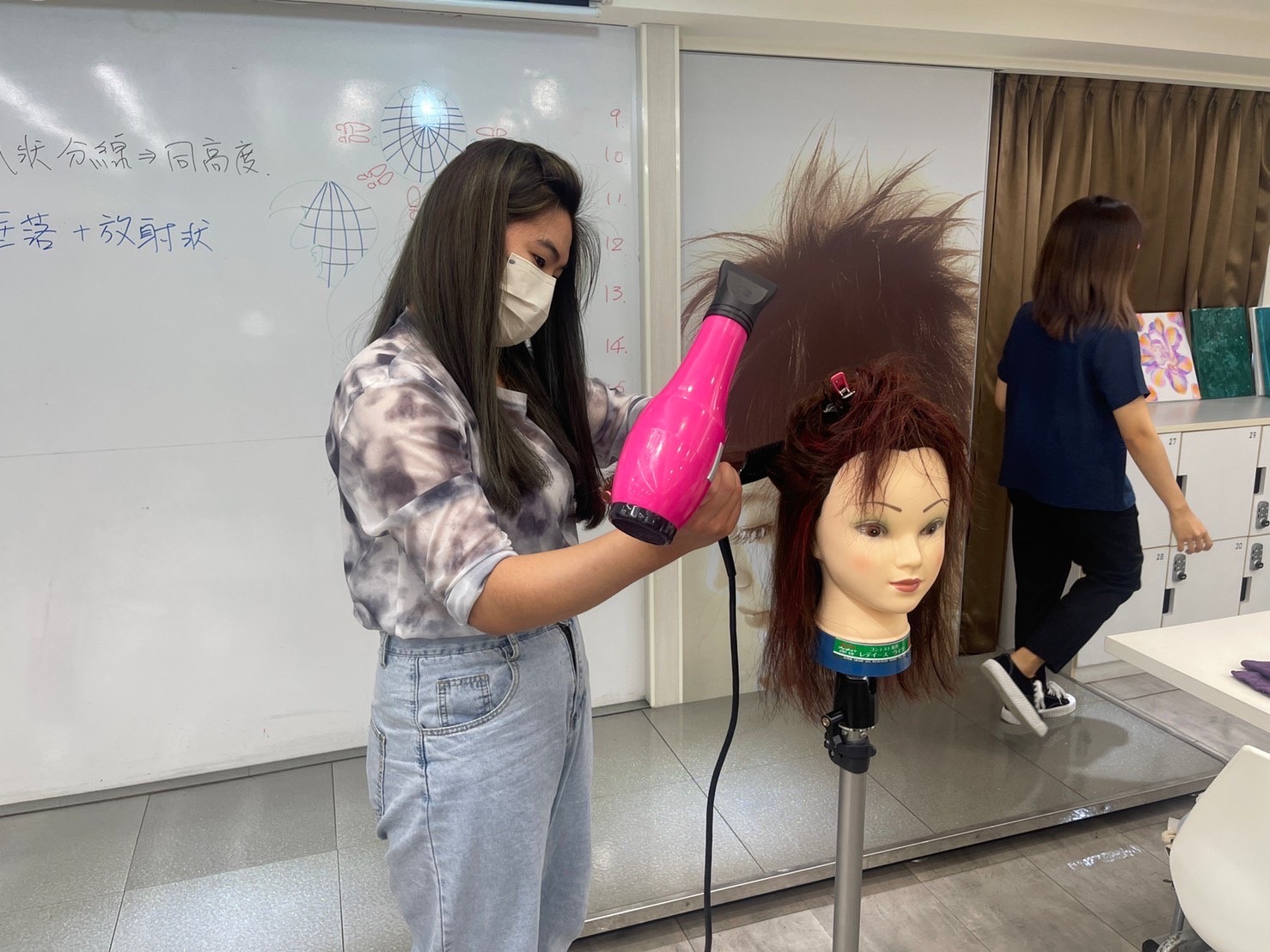 Gặp gỡ cô gái người Việt gốc Hoa Chướng Chí Lìn Gặp gỡ cô gái người Việt gốc Hoa Chướng Chí Lìn