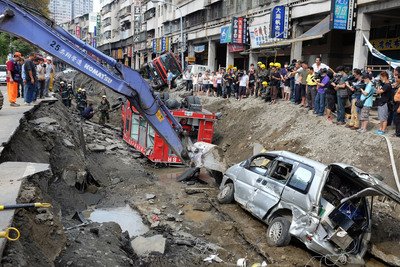 Vụ nổ ở Cao Hùng, 25 người chết, 267 người bị thương và 2 người mất tích.