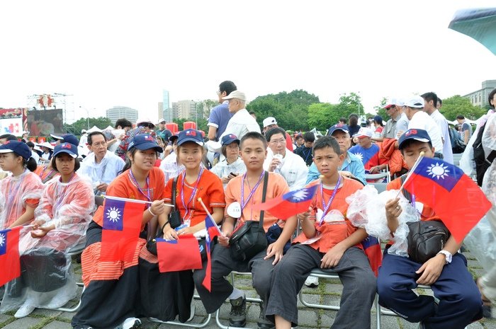 Kiều bào khắp nơi nô nức về nước tham dự Lễ Quốc khánh Song thập.