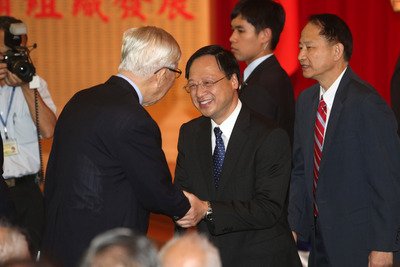 Thủ tướng Giang Nghi Hoa : Không thay đổi chính sách xem trọng gia quyến của quân nhân.