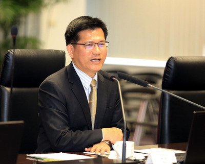 Lâm Giai Long : Tuyến xe điện Metro màu xanh lục của Đài Trung sẽ được hoạt động thử nghiệm sớm hơn 2 năm.