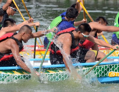 Lễ hội đua thuyền rồng Tết Đoan Ngọ diễn ra sôi động ở các địa phương