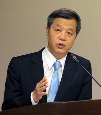Cuối năm sẽ định án điều chỉnh lương cho khán hộ công nước ngoài.