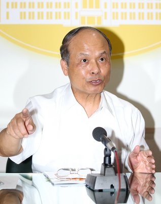 Ông Trương Thịnh Hòa không đồng thuận giảm thuế giao dịch chứng khoán để cứu thị trường chứng khoán Đài Loan