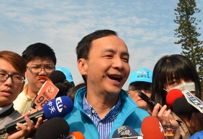 Châu Lập Luân phê phán lập trường của Thái Anh Văn về nhập thịt heo, bò Mỹ không rõ ràng.