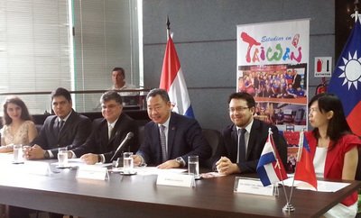 Với nhiều học bổng hấp dẫn, Đài Loan cổ vũ học sưinh Paraguay sang Đài Loan thực tập và nghiên cứu