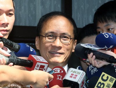 Thủ tướng Lâm Toàn : Chưa quyết định về việc tăng thuế kinh doanh làm nguồn thu cho chính sách chăm sóc dài hạn
