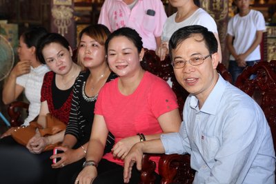 Chủ nhiệm Văn phòng Kinh tế Văn hóa Việt Nam tại Đài Bắc ông Trần Duy Hải đến Thất Cổ thăm tân di dân