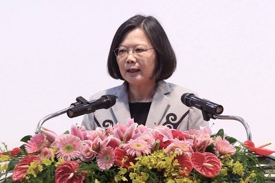 Tổng thống gởi lời xin lỗi đến cộng đồng dân nguyên trú. Trông mong đất nước hướng tới hòa giải