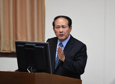 Dỡ bỏ lệnh cấm thực phẩm từ vùng phóng xạ? Ông Tào Khởi Hồng nhấn mạnh việc ưu tiên cho sức khỏe