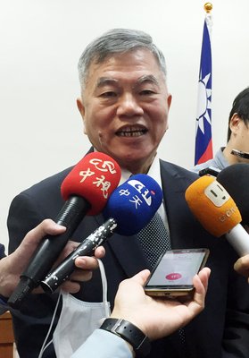 Bộ Kinh tế xác nhận ông Trump yêu cầu chuỗi cung ứng của Apple đến Hoa Kỳ thành lập nhà máy sản xuất