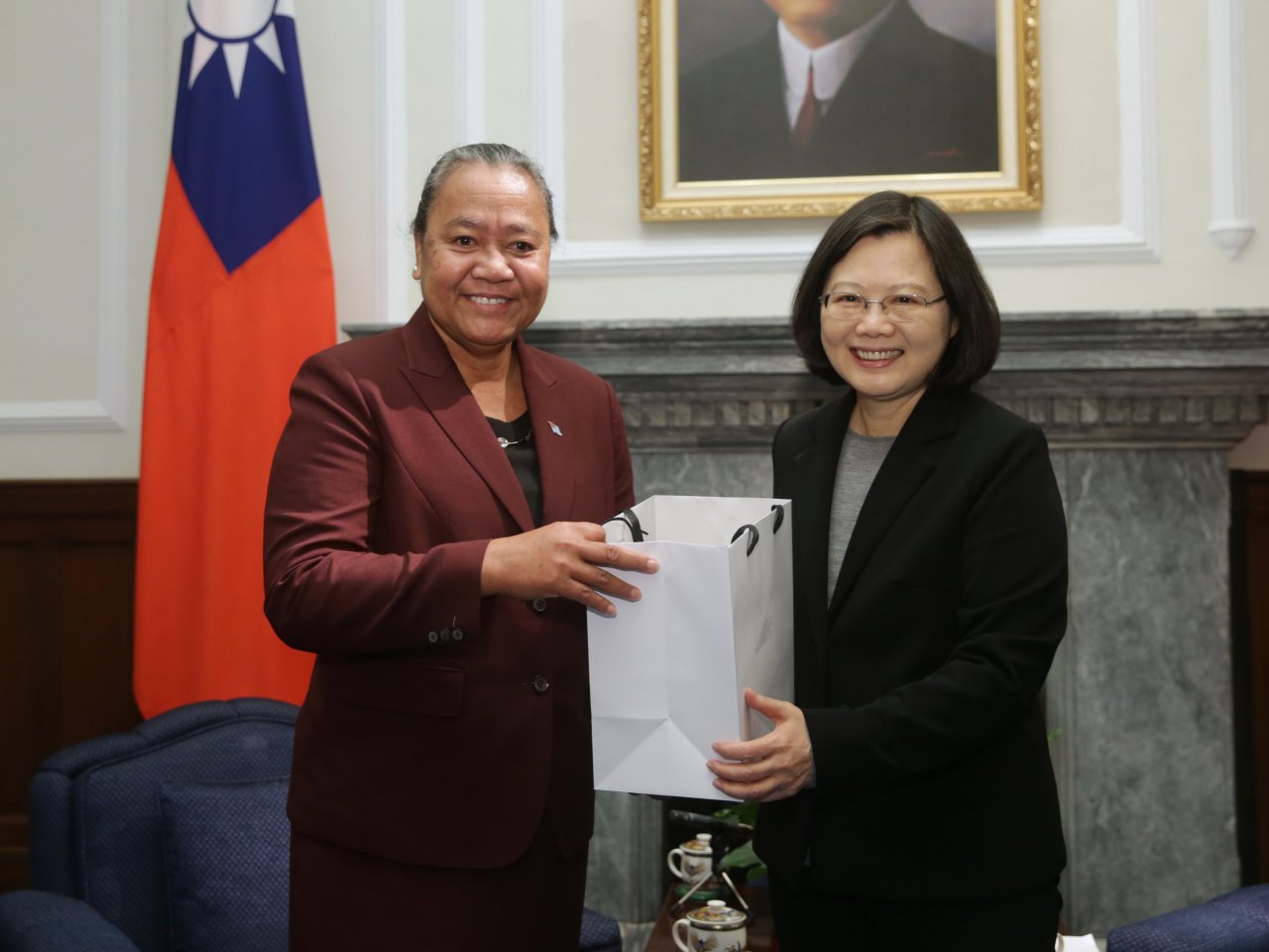 Tổng thống Thái Anh Văn: trợ giúp Tuvalu tiếp tục phát triển nguồn năng lượng tái tạo