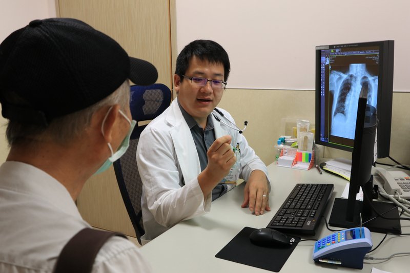 Mẫu giấy cam đoan chấp nhận phẫu thuật sẽ đổi mới vào tháng 8 .