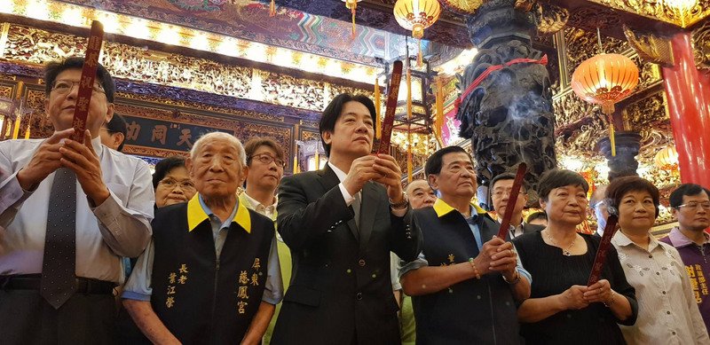 Thủ tướng Lại Thanh Đức đích thân đến vùng quê tuyên truyền chính sách