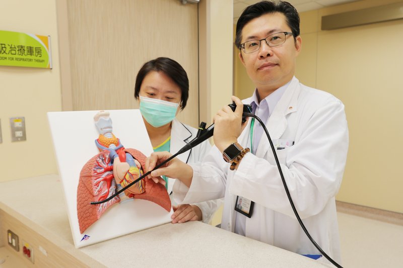Ho có đàm không nên tùy tiện uống thuốc giảm ho.