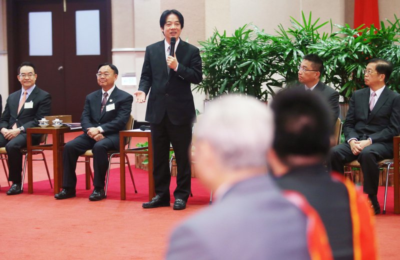 Gặp gỡ đại biểu người tốt việc tốt, Thủ tướng Lại Thanh Đức hi vọng Đài Loan sẽ trở thành xã hội công đức