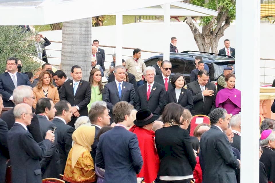 Tổng thống Thái Anh Văn dự lễ nhậm chức của Tổng thống Paraguay đã góp mặt chung với lãnh đạo của 6 quốc gia