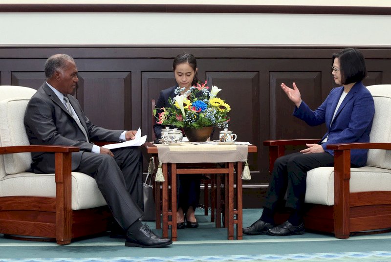Tăng cường hợp tác thương mại với Liên bang Saint Kitts and Nevis