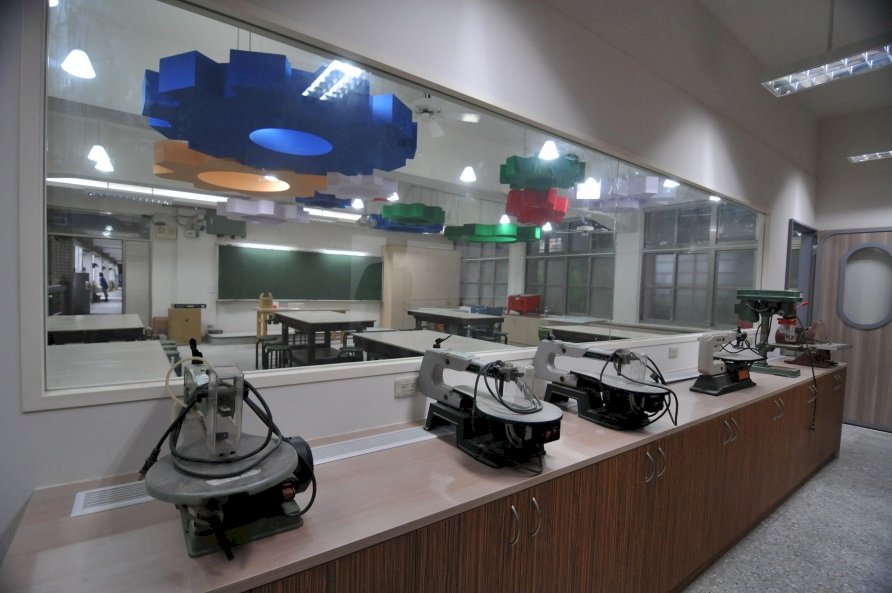 Bộ Giáo dục hỗ trợ thành lập trên 1000 phòng học khoa học công nghệ đời sống