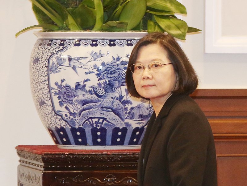 Viện Hành chính trả lời vẫn chưa có quyết định về việc triển khai chế độ thuế thu nhập âm