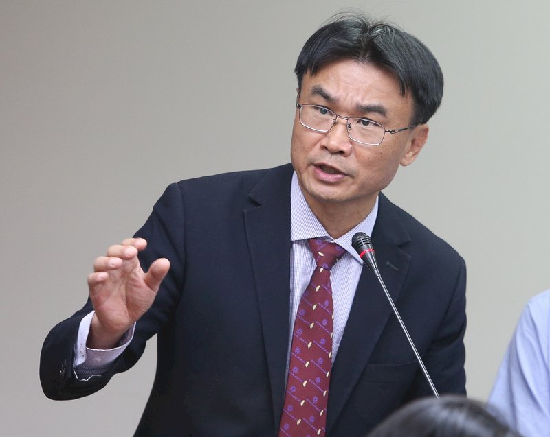 Quyền chủ nhiệm Trần Cát Trung: Trung Quốc nên tuyên truyền với dân chúng về dịch tả heo.