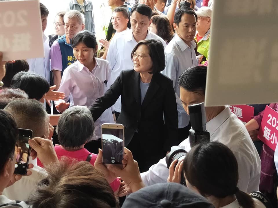 Người dân Hoa Liên giã từ cơn ác mộng giành giật mua vé tàu, Tổng thống Thái Anh văn: mỗi chuyến tàu hỏa sẽ tăng thêm hơn 200 chỗ ngồi