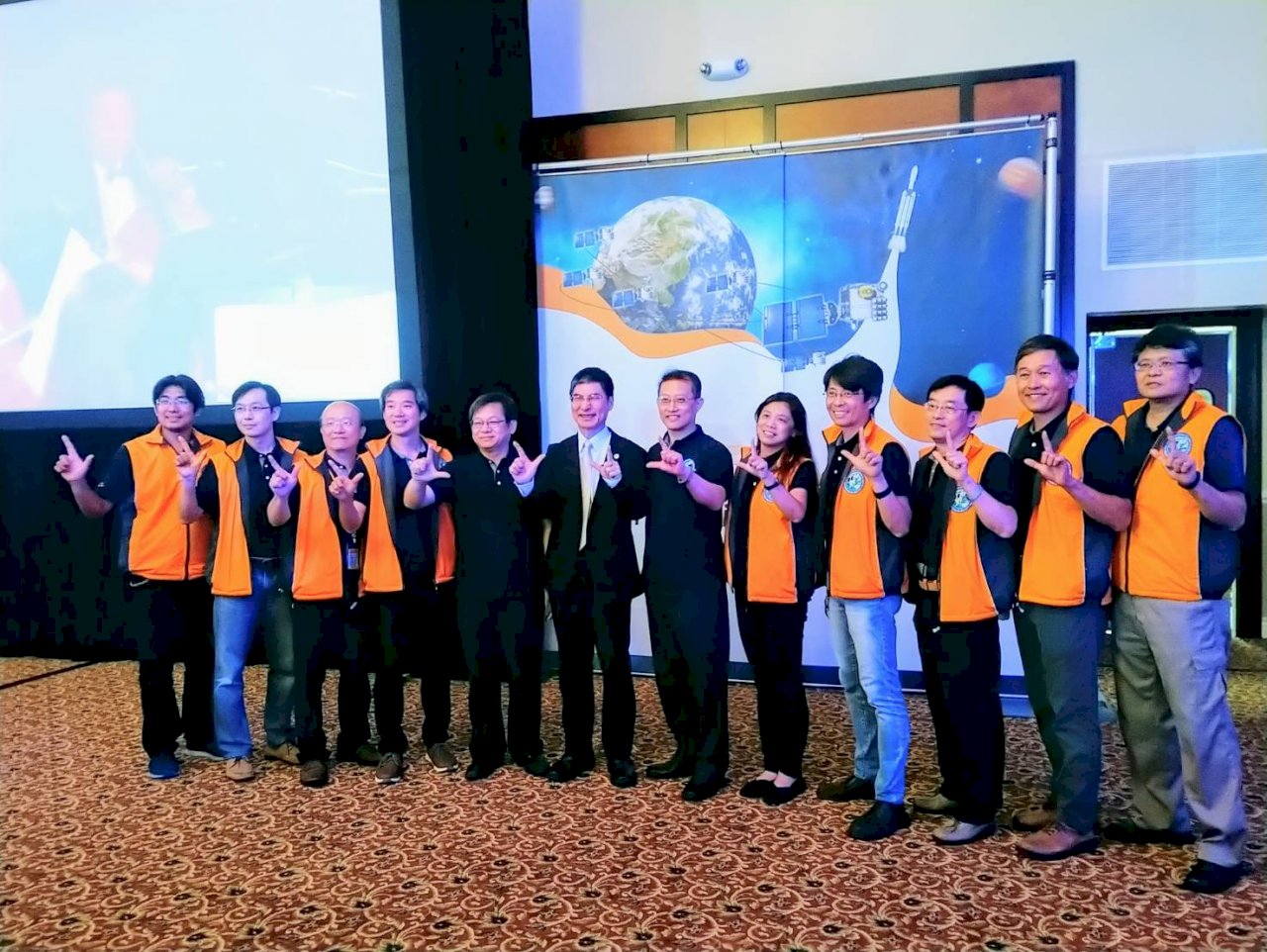 Thủ tướng hoan hô chùm 6 vệ tinh của Formosat-7 đã thành công kết nối, sau 19 tháng có thể cung cấp dữ liệu quan trắc đồng đều