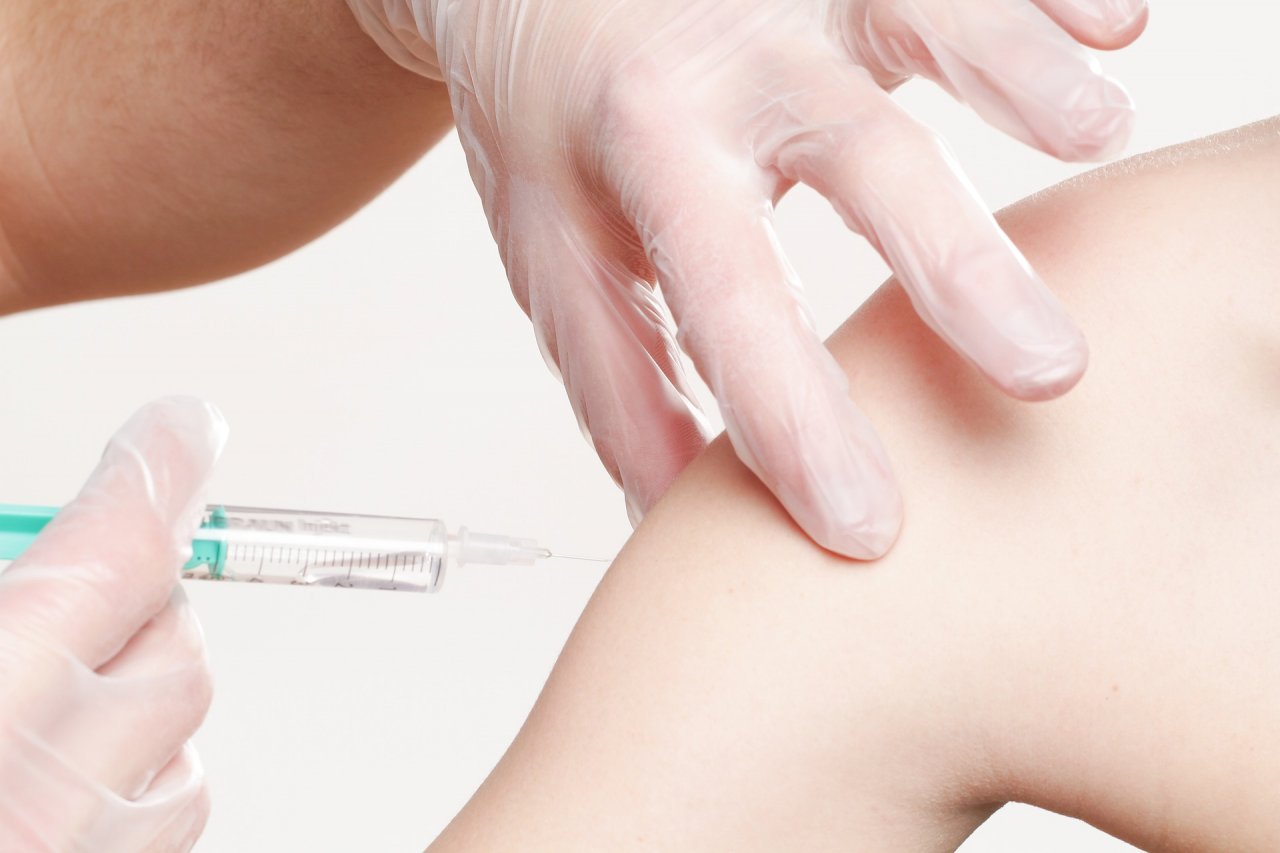 Anh Quốc mở rộng tiêm phòng HPV, tháng 9 tới bé trai cũng phải tiêm vắcxin này.