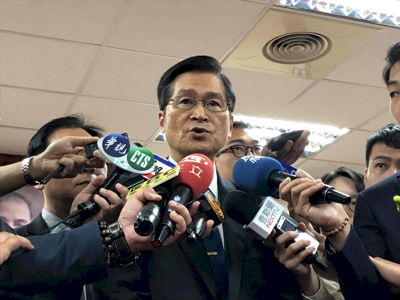 Trung Quốc hạ thủy tàu tấn công đổ bộ, Nghiêm Đức Phát: Sẽ không để tàu tàu tấn công đổ bộ Trung Quốc tiếp cận