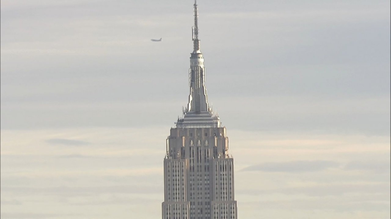 Đài quan sát cao nhất của Tòa nhà Empire State cung cấp tầm nhìn 360 độ toàn cảnh của thành phố New York