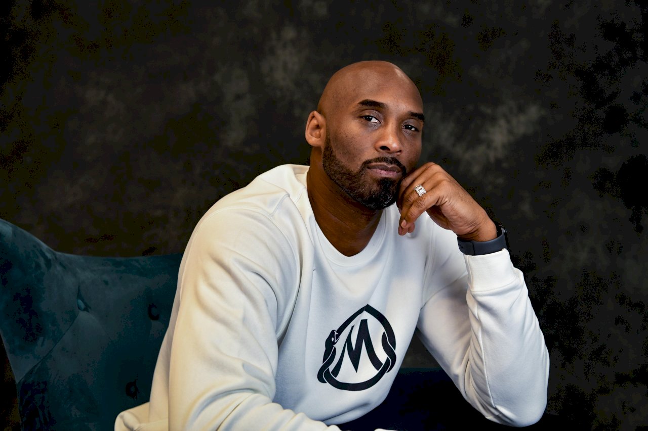 Ngôi sao bóng rổ Kobe Bryant qua đời trong vụ tai nạn trực thăng vào sáng 27/1