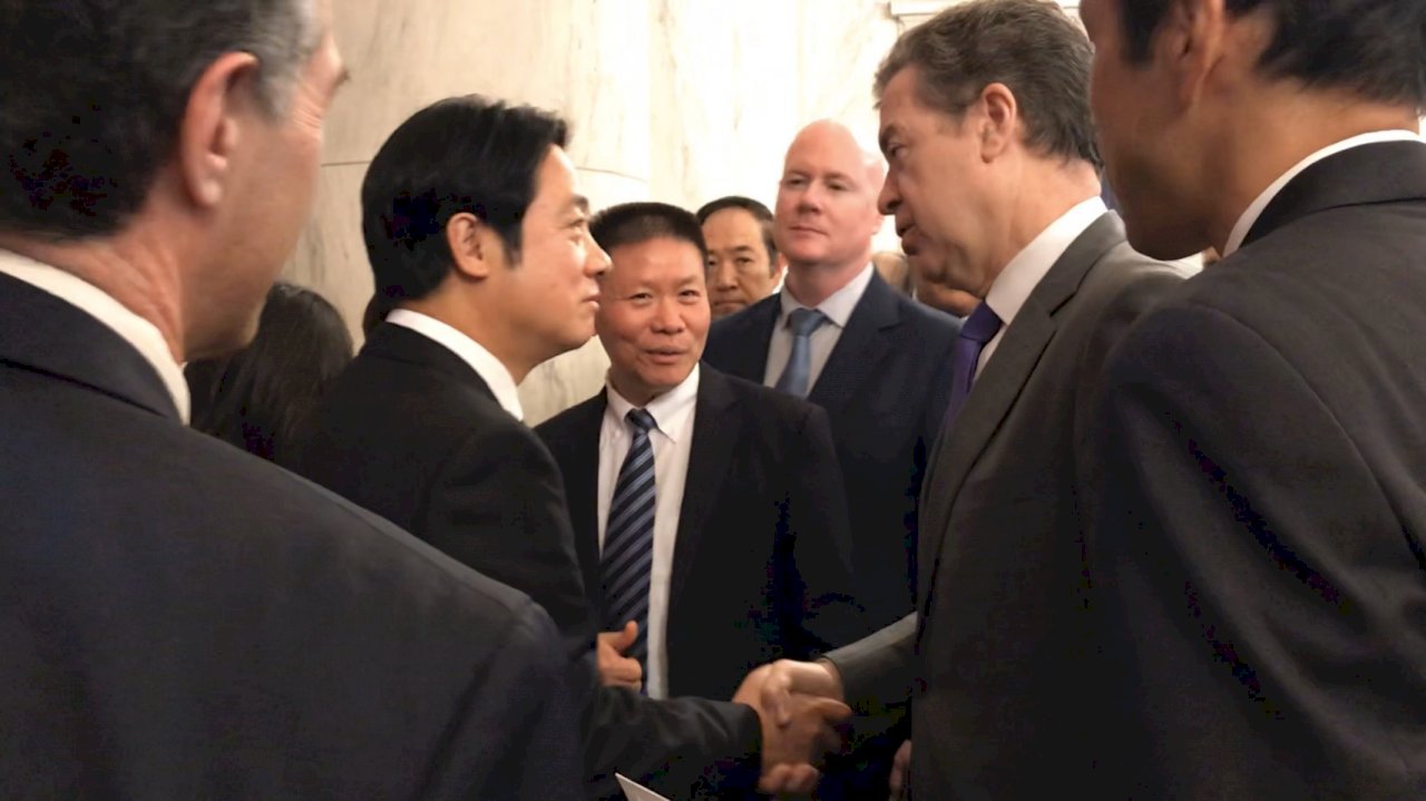 Ông Lại Thanh Đức: Cùng hợp tác với Mỹ thông qua Đài Phát thanh RTI, xúc tiến tự do tôn giáo ở Trung Quốc.