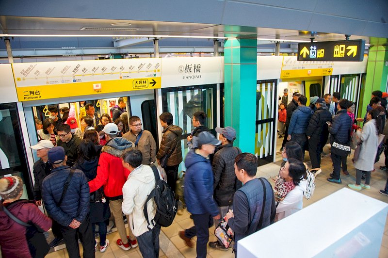 Xe điện Metro tuyến vành đai TP.Tân Bắc chính thức thu phí vào ngày 1/3 sắp tới.