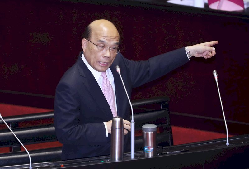 Thủ tướng Tô Trinh Xương báo cáo chính sách 3 mũi tên để giúp doanh nghiệp và người lao động tháo gỡ khó khăn do dịch bệnh
