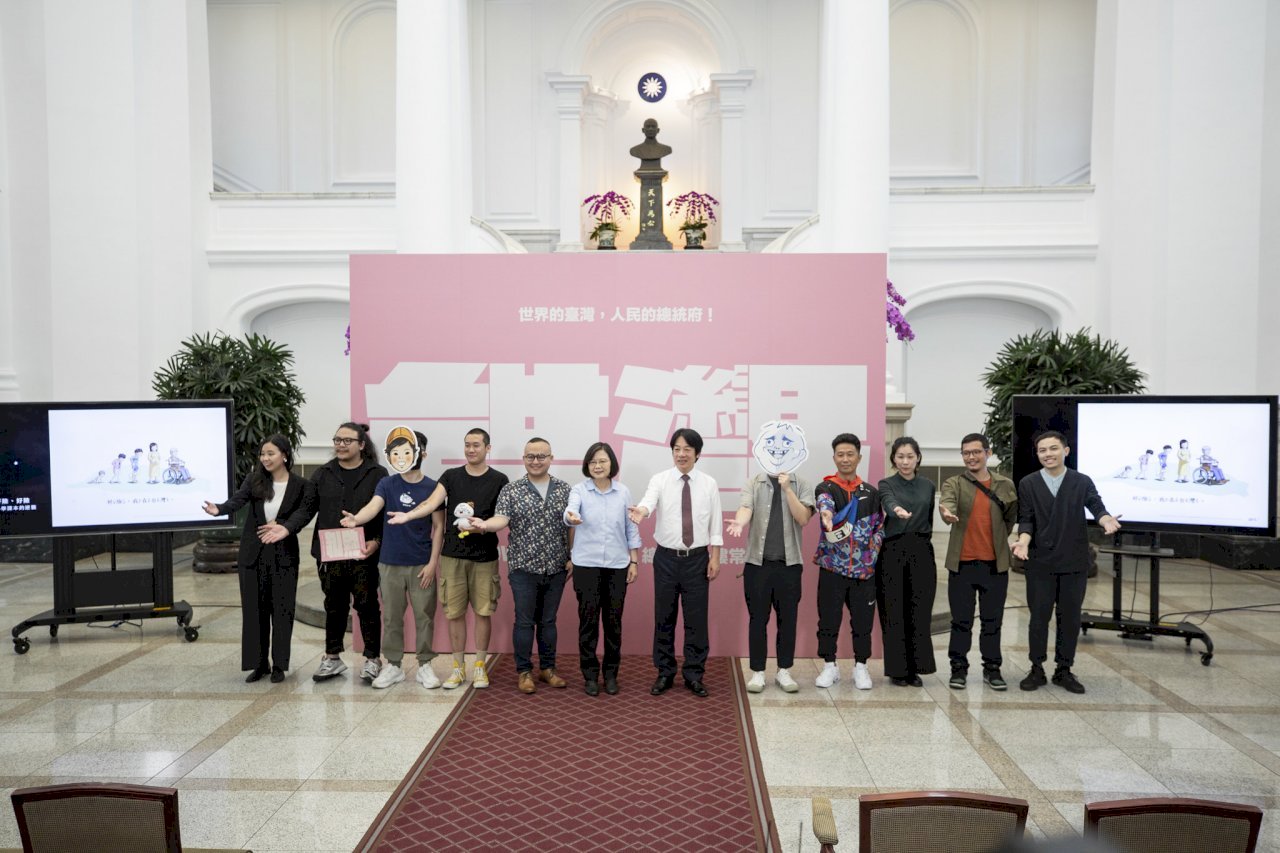 Tranh chấp chủ quyền đảo Điếu Ngư Đài, Tổng thống bày tỏ: nỗ lực hết sức để đảm bảo quyền đánh bắt, hy vọng các bên chấm dứt các hành động có tính đơn phương