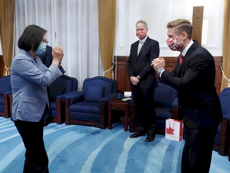 Tổng thống: Hy vọng cùng ký kết FIPA với Canada.