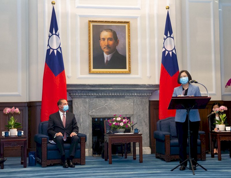 Gặp gỡ Alex Azar. Tổng thống Thái Anh Văn : Trao đổi ý kiến, hoạch định phương hướng hợp tác trong tương lai