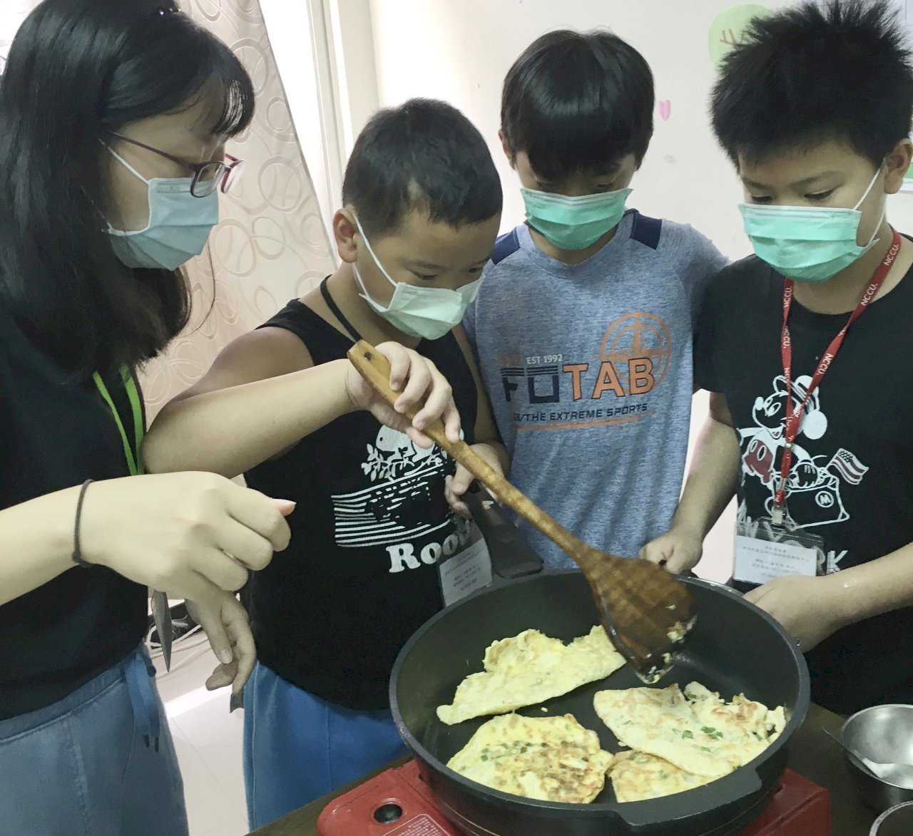 Phát hiện tài năng hội họa tại trại hè bổ túc cho học sinh tiểu học, thế hệ hai di dân sau 9 năm trở thành ngôi sao mới nổi của ngành thiết kế