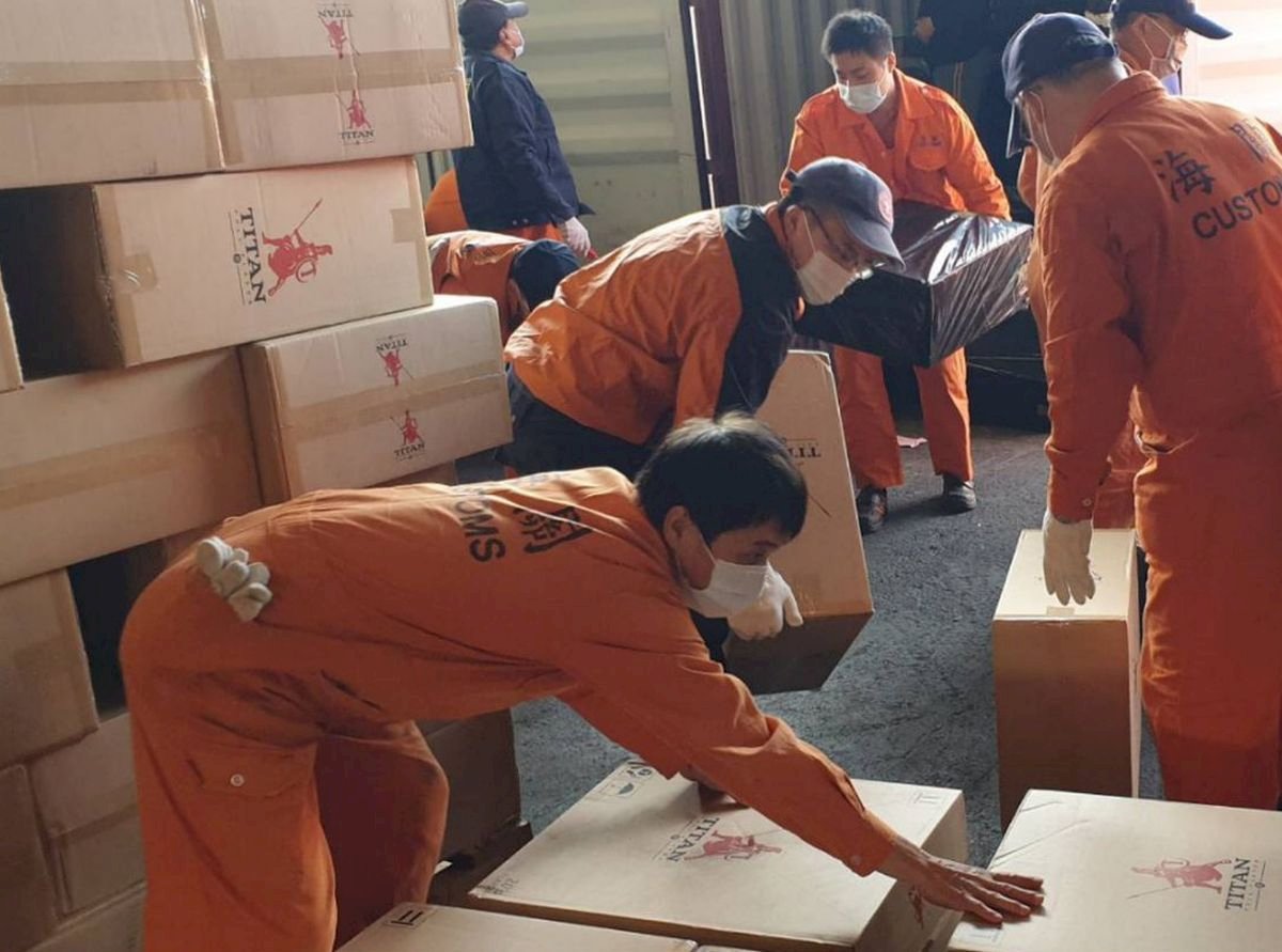 Bắt giữ hơn 3 triệu bao thuốc lá nhập lậu chỉ trong vòng 6 tháng đầu năm 2020