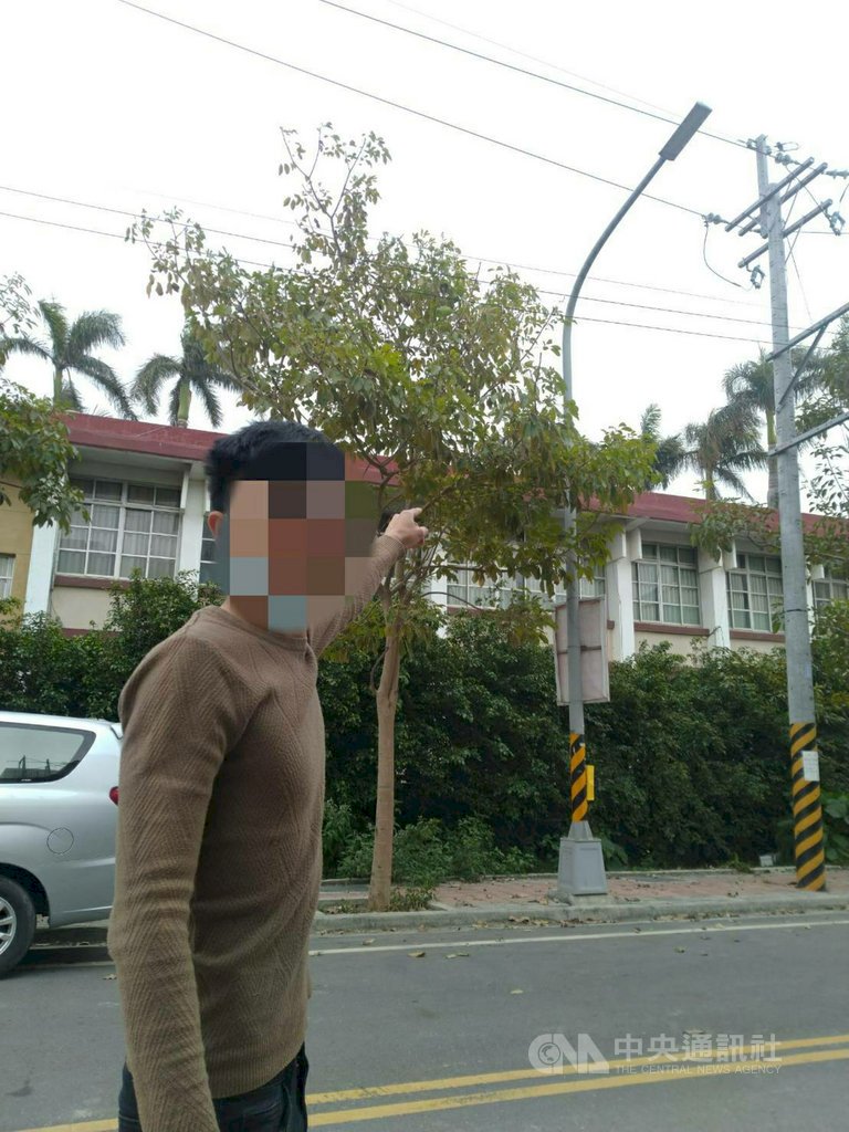 Hai lao động di trú họ Nguyễn người Việt Nam đã dùng ná bắn giết chim chóc hoang dã ngoài đường và quay lại thành Video đăng lên mạng để thu hút lượt người xem, nhưng không ngờ cuối cùng lại bị cảnh sát phát hiện hành vi giết hại động vật hoang dã của hai người.