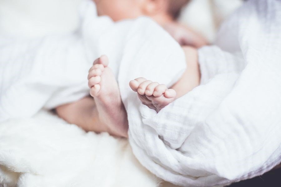 Phối ngẫu của người lao động sinh con ở nước ngoài, khi người lao động không thể xuất cảnh, Bộ Lao động: vẫn có thể xin nghỉ phép chăm sóc sản phụ