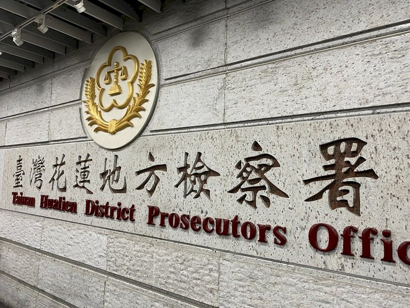 Cơ quan kiểm sát dựng lại quá trình xảy ra vụ tai nạn của đoàn tàu nhanh Taroko, Lý Nghĩa Tường thao tác bất cẩn gây tai họa