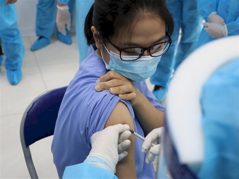 Ủy viên đề nghị hạ cấp độ kiểm soát thiết bị y tế đối với dụng cụ test nhanh Covid-19 để người dân được mua tự do