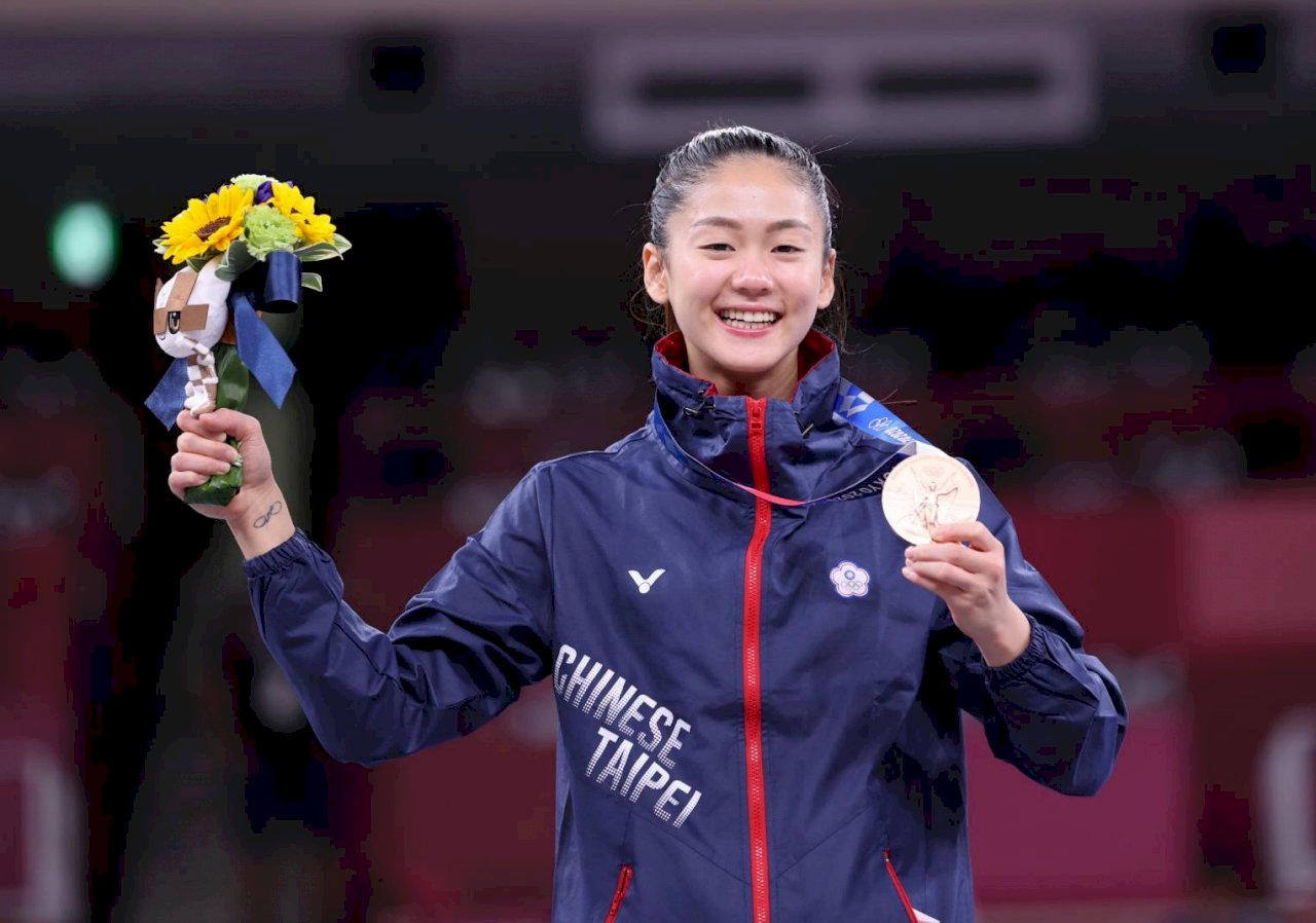 (Video) Vượt qua nỗi đau và những tháng năm thăng trầm, Wen Tzu-yun đoạt huy chương Đồng Olympic Tokyo