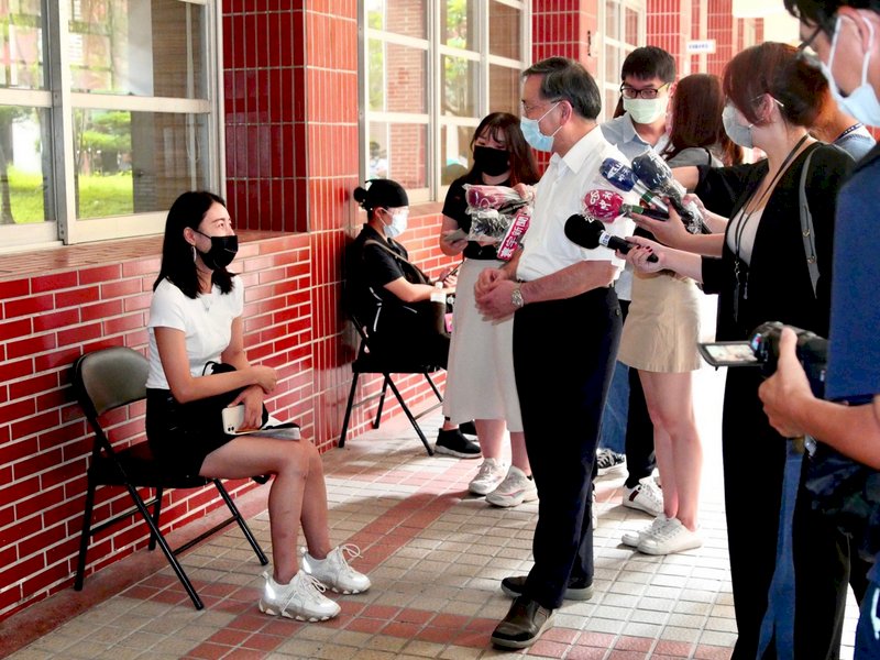 Hôm nay Đài Loan bắt đầu tiêm phòng vắc xin Medigen do Đài Loan sản xuất
