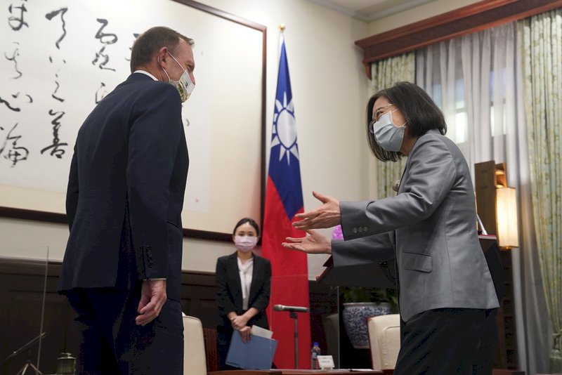 Cựu Thủ tướng Úc Tony Abbott đến viếng thăm Đài Loan, kêu gọi các quốc gia thành viên CPTPP ủng hộ Đài Loan gia nhập hiệp định