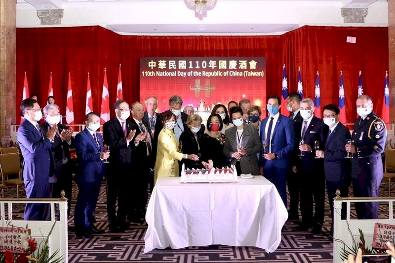 Văn phòng Kinh tế và Văn hóa Đài Bắc tại Toronto tổ chức tiệc mừng Quốc khánh. Các nghị sĩ quốc hội Canada ủng hộ Đài Loan dân chủ