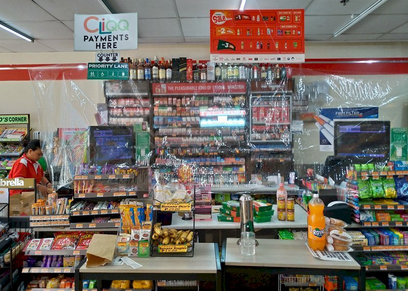 Các cửa hàng tiện lợi khu Tín Nghĩa 101 chuẩn bị sẵn sàng đón khách đến tham gia lễ hội tất niên 31/12