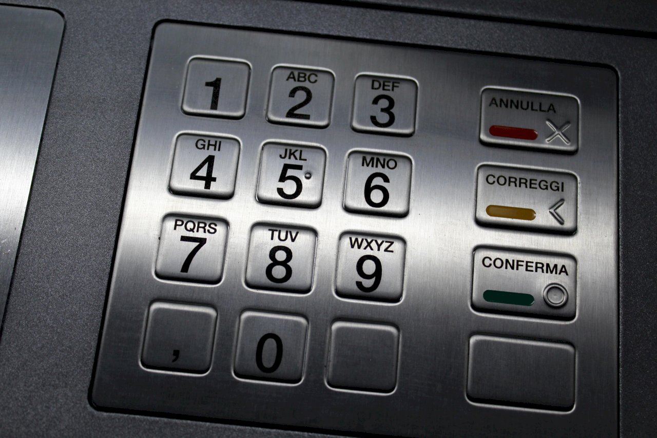 Giao diện trên máy rút tiền ATM của Bưu chínhTrung Hoa Đài Loan phục vụ thêm 4 thứ tiếng Nhật, Indonesia, Thái Lan và tiếng Việt